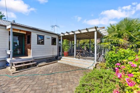 Photo of property in 38 Endeavour Avenue, Welcome Bay, Tauranga, 3112