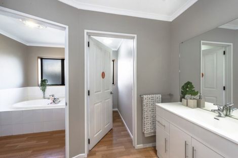 Photo of property in 17 Dorchester Place, Nawton, Hamilton, 3200