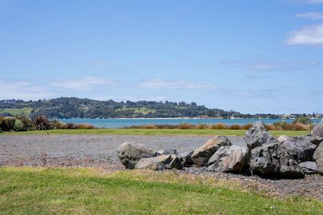 Photo of property in 42 Waimanu Place, Point Wells, 0986