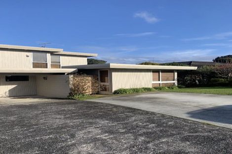 Photo of property in 2 Christensen Place, Forrest Hill, Auckland, 0620