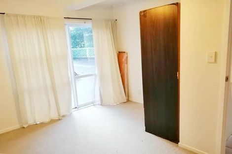 Photo of property in 11 Kingussie Place, Highland Park, Auckland, 2010