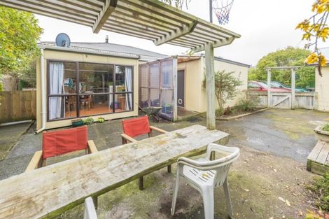 Photo of property in 6 Titoki Street, Castlecliff, Whanganui, 4501