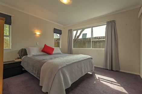 Photo of property in 16 Antrim Place, Hokowhitu, Palmerston North, 4410