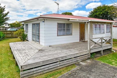 Photo of property in 2/15 Kent Road, Manurewa, Auckland, 2102