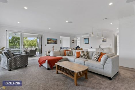 Photo of property in 32 Sereno Vista, Bellevue, Tauranga, 3110