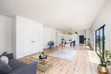 Photo of property in 72 Aratapu Street, Waitara, 4320