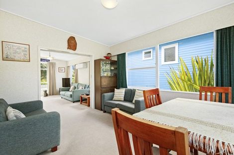 Photo of property in 8 Fitzwilliam Terrace, Tawa, Wellington, 5028