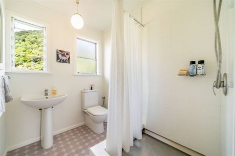 Photo of property in 93 Oroua Street, Eastbourne, Lower Hutt, 5013