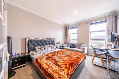 Photo of property in 31 Percy Kinsman Crescent, Riverstone Terraces, Upper Hutt, 5018