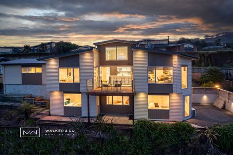 Photo of property in 25a Riverstone Drive, Riverstone Terraces, Upper Hutt, 5018