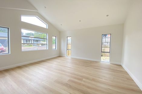 Photo of property in 22 Lorikeet Place, Unsworth Heights, Auckland, 0632