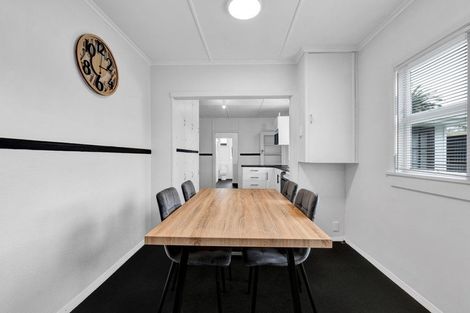 Photo of property in 59 Camberwell Road, Hawera, 4610