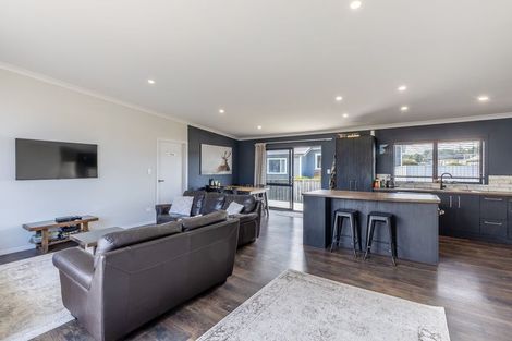 Photo of property in 71 John Norrie Place, Motuoapa, 3382