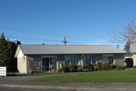 Photo of property in 3 Queen Street, Winton, 9720