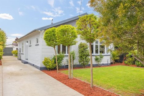Photo of property in 44 Stapletons Road, Richmond, Christchurch, 8013