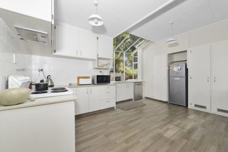 Photo of property in 100 Ranolf Street, Glenholme, Rotorua, 3010