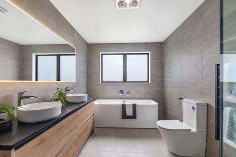 Photo of property in 34 Bearing Parade, Long Bay, Auckland, 0630