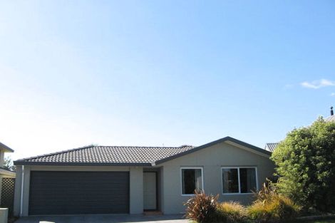 Photo of property in 16 Jenkins Avenue, Redwood, Christchurch, 8051