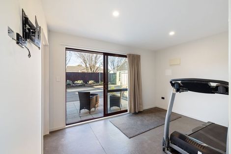 Photo of property in 164 Queenspark Drive, Parklands, Christchurch, 8083