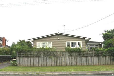 Photo of property in 1/111 Ocean View Road, Hillcrest, Auckland, 0627