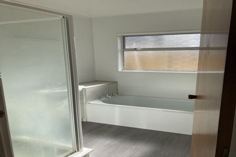 Photo of property in 52 Cascades Road, Pakuranga Heights, Auckland, 2010