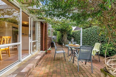 Photo of property in 41 Headcorn Place, Botany Downs, Auckland, 2010