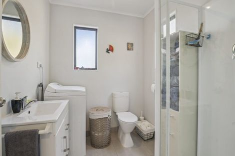 Photo of property in 82 Pinchgut Road, Kaukapakapa, 0873