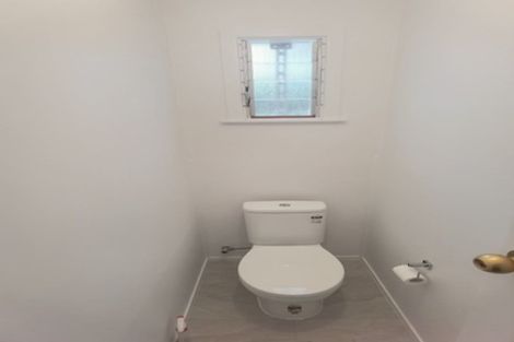 Photo of property in 31 Lowtherhurst Road, Massey, Auckland, 0614