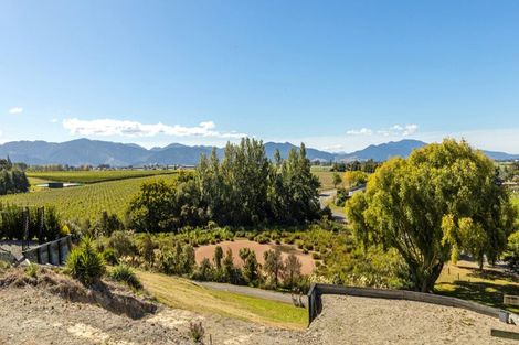 Photo of property in 8 Lake View Place, Fairhall, 7272