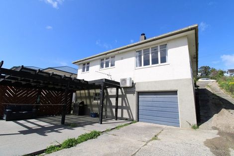 Photo of property in 30 Scotland Terrace, Green Island, Dunedin, 9018