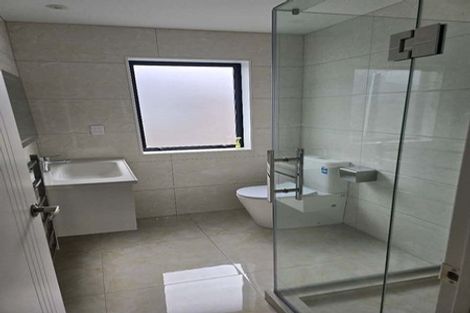 Photo of property in 28b Tiraumea Drive, Pakuranga, Auckland, 2010