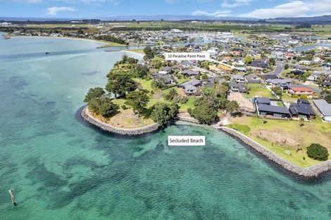 Photo of property in 10 Paradise Point Place, One Tree Point, 0118