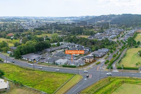 Photo of property in 5 Sauterne Road, Kumeu, 0810