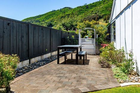 Photo of property in 72 Elizabeth Street, Waikanae, 5036