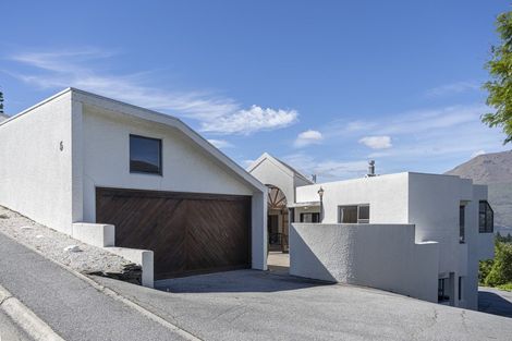 Photo of property in 5 Edinburgh Drive, Queenstown, 9300