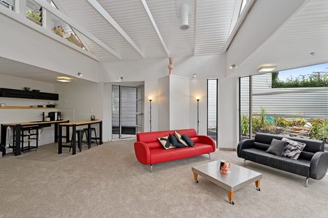 Photo of property in 31 Tizard Road, Birkenhead, Auckland, 0626