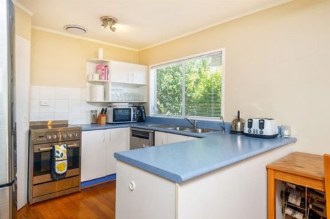 Photo of property in 1/13 Dianthus Place, Browns Bay, Auckland, 0630