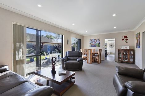 Photo of property in 43 Turnberry Drive, Wattle Downs, Auckland, 2103