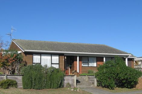 Photo of property in 8 Robert Grove, Paraparaumu, 5032