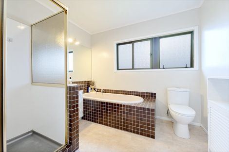 Photo of property in 175 Waimumu Road, Massey, Auckland, 0614
