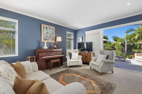 Photo of property in 11a Rodney Road, Northcote Point, Auckland, 0627