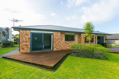 Photo of property in 5 Montrose Place, Highlands Park, New Plymouth, 4312