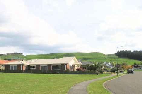 Photo of property in 15 Hoyte Place, Pukehangi, Rotorua, 3015