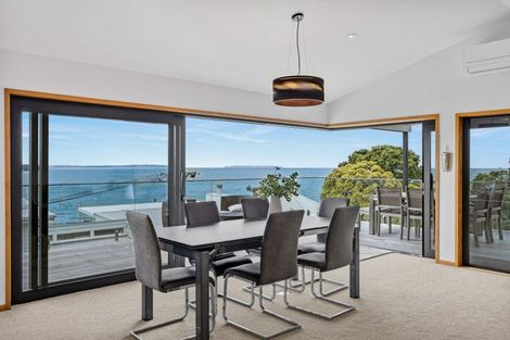 Photo of property in 35 Rothesay Bay Road, Rothesay Bay, Auckland, 0630