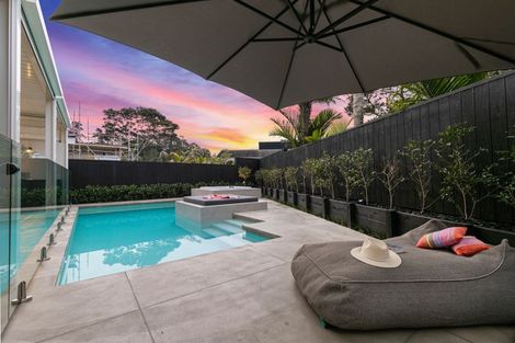 Photo of property in 30a Kingfisher Grove, Greenhithe, Auckland, 0632