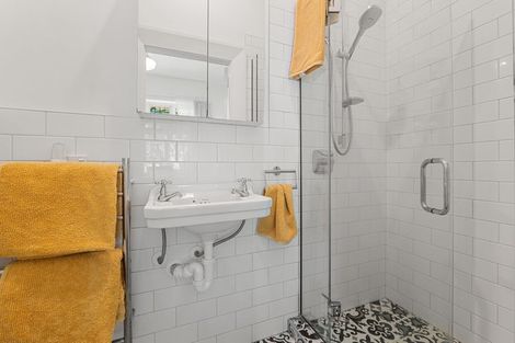 Photo of property in 21 Locarno Street, Opawa, Christchurch, 8023