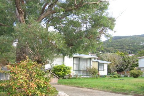 Photo of property in 55 Larsen Crescent, Tawa, Wellington, 5028