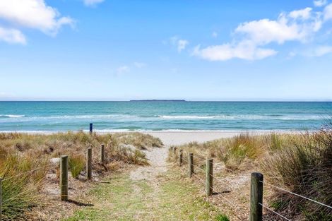 Photo of property in 124a Karewa Parade, Papamoa Beach, Papamoa, 3118