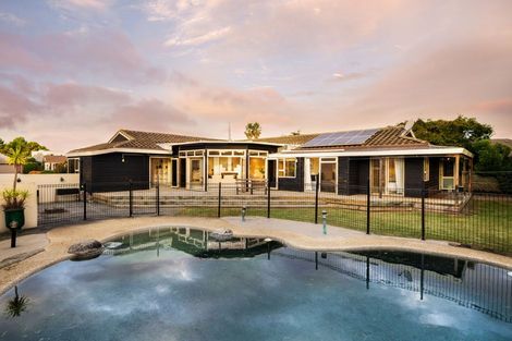 Photo of property in 8 Crowden Place, Harrowfield, Hamilton, 3210