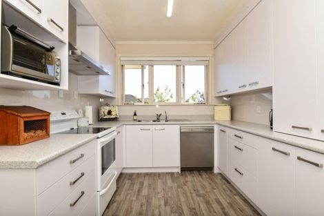 Photo of property in 1 Tarbett Road, Hillcrest, Hamilton, 3216